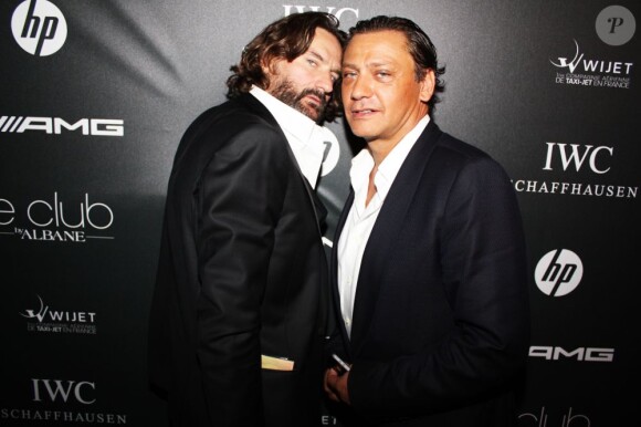Frédéric Beigbeder et Valéry Zeitoun lors de la soirée au Club by Albane le 19 mai 2012 à Cannes