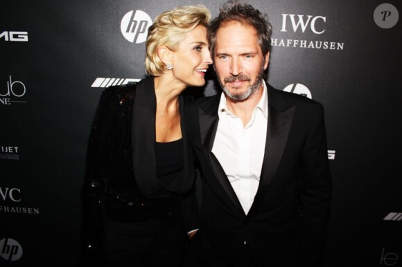 Melita Toscan du Plantier et Christopher Thompson lors de la soirée au Club by Albane le 19 mai 2012 à Cannes