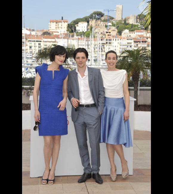 Clotilde Hesme, Raphaël Personnaz et Arta Dobroshi lors du photocall du film Trois Mondes au Festival de Cannes le 25 mai 2012