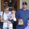 Kevin Federline, sa compagne Victoria Prince et leur fille Jordan, à Los Angeles le 31 mai 2012