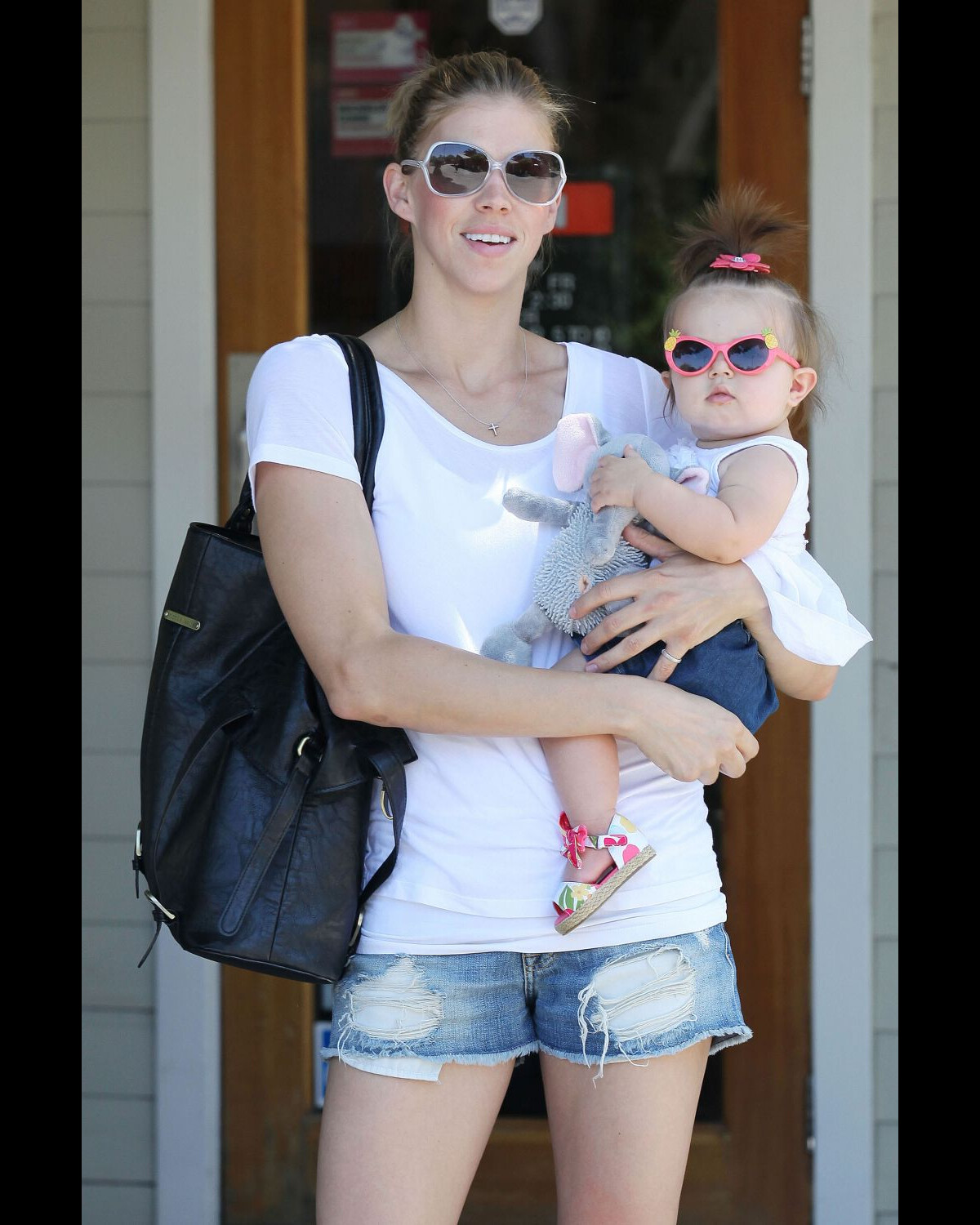 Photo Victoria Prince Et Sa Fille Jordan Federline à Los Angeles Le 31 Mai 2012 Purepeople 9119