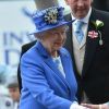 Elizabeth II arrive au Derby d'Epsom (course hippique de plat). Cet événement ouvre les festivités officielles organisées dans le cadre de son jubilé de diamant. Le 2 juin 2012
