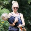 Gwen Stefani et son adorable Zuma s'amusent au parc, à Los Angeles, le 4 juin 2012