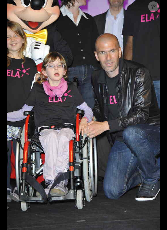 Zinédine Zidane lors de la 5e cérémonie de l'Ambassadeur décerné par l'Association ELA le 6 juin 2012 au Parc Disneyland Paris