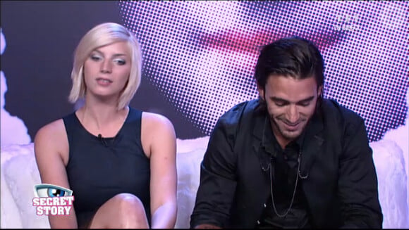 Nadège et Alexandre dans le confessional dans le troisième prime de Secret Story 6, vendredi 8 juin 2012 sur TF1