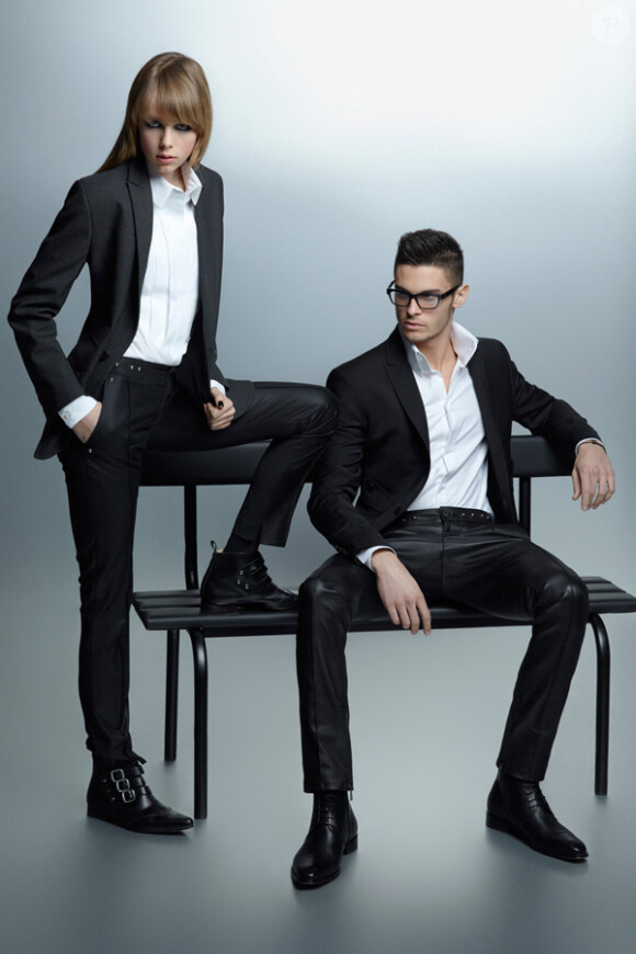 Baptiste Giabiconi et Edie Campbell posent pour la campagne automne/hiver 2012 de Karl Lagerfeld.