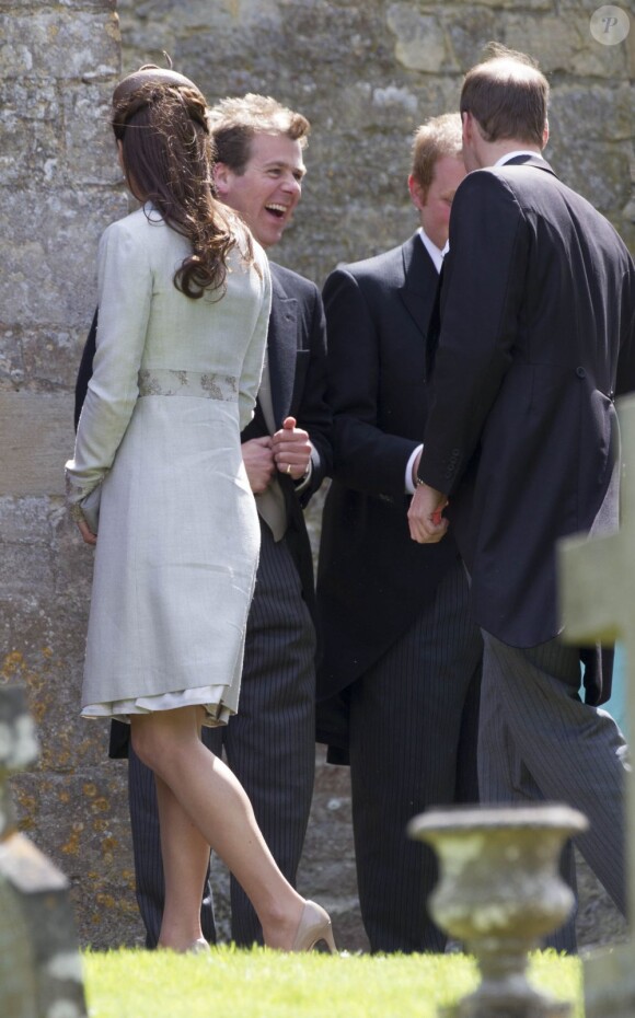 Le prince William et Kate Middleton, ainsi que le prince Harry, le comte Charles Spencer et sa nouvelle épouse, ou encore Lady Kitty Spencer, étaient le 9 juin 2012 au mariage d'Emily McCorquodale, nièce de la regrettée Lady Di, avec James Hutt, dans le Lincolnshire.