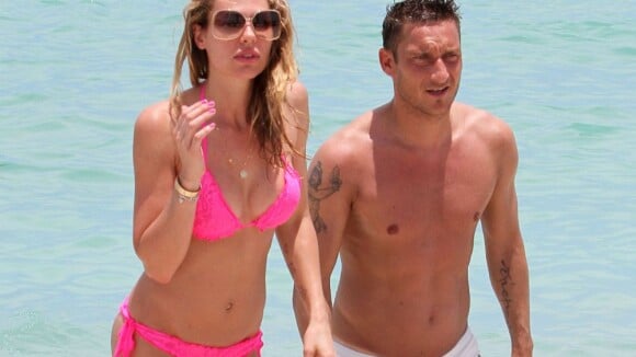 Ilary Blasi et Melissa Satta : Les déesses de Totti et Boateng, duel en bikini