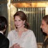 La reine Noor en conversation avec le prince Carl Philip.
Le prince Carl Philip de Suède et la comtesse Marianne de Wisborg étaient bien entourés pour la remise des prix d'art Marianne and Sigvard Bernadotte Art Awards, le 7 juin 2012 au Grand Hôtel de Stockholm.