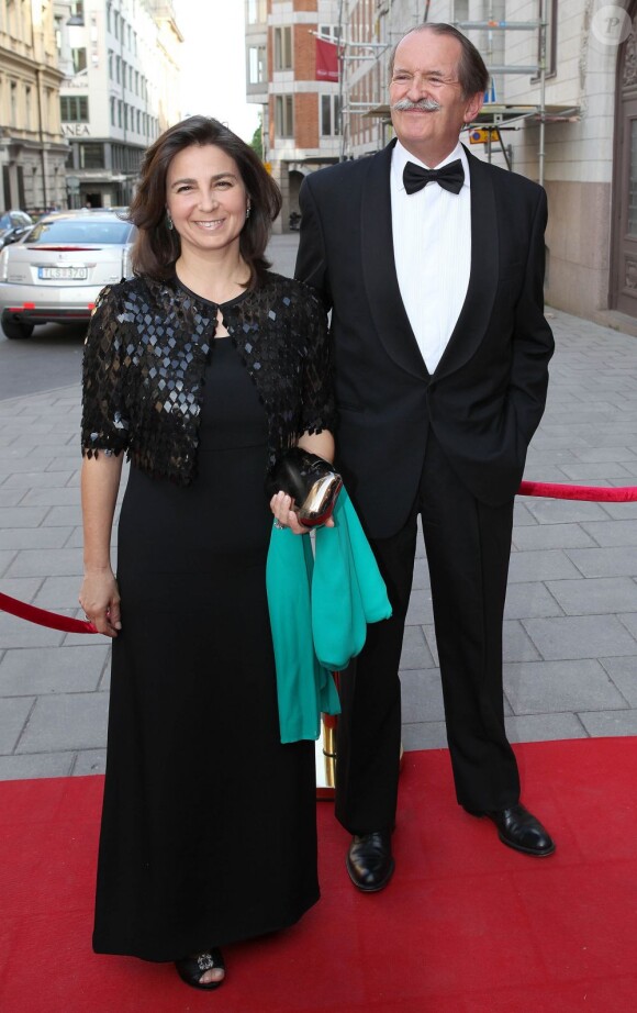 Duarte Pio, duc de Bragance, et la duchesse Isabel.
Le prince Carl Philip de Suède et la comtesse Marianne de Wisborg étaient bien entourés pour la remise des prix d'art Marianne and Sigvard Bernadotte Art Awards, le 7 juin 2012 au Grand Hôtel de Stockholm.