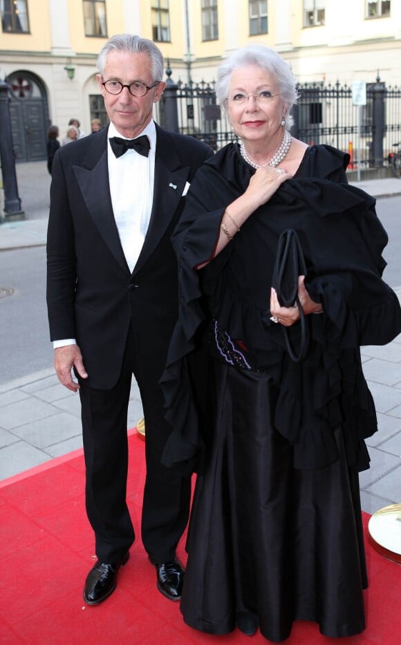 La princesse Christina et son époux Tord Magnuson.
Le prince Carl Philip de Suède et la comtesse Marianne de Wisborg étaient bien entourés pour la remise des prix d'art Marianne and Sigvard Bernadotte Art Awards, le 7 juin 2012 au Grand Hôtel de Stockholm.