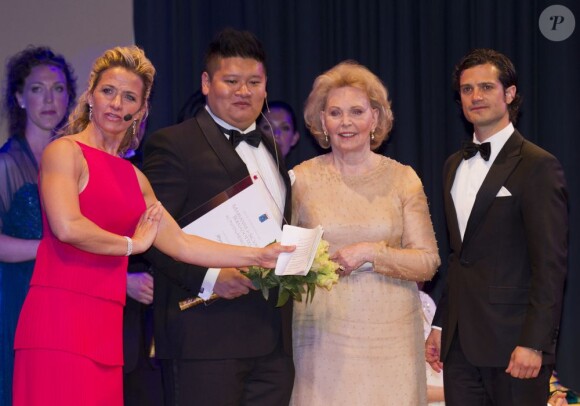 Soirée de remise des prix d'art Marianne and Sigvard Bernadotte Art Awards sous le parrainage du prince Carl Philip de Suède et de la comtesse Marianne de Wisborg, le 7 juin 2012 au Grand Hôtel de Stockholm.
