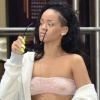 Rihanna, surprise dans un look très osé arpentant les rues de SoHo. New York, le 11 juin 2012.