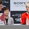 Andrew Garfield et Emma Stone lors de la conférence de presse du film The Amazing Spider-Man au Japon à Tokyo le 12 juin 2012