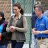 La duchesse de Cambridge, Kate Middleton, est partie à la rencontre des enfants de quartiers déshérités à Wrotham dans le Kent dans le cadre du projet Ark Schools, le 17 juin 2012