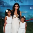 Vanessa Bryant et ses filles lors de la première de  Brave  à Los Angeles le 18 juin 2012
