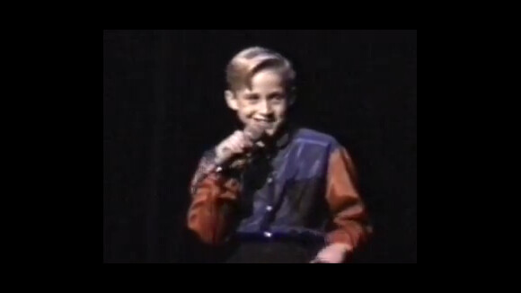 Ryan Gosling : Ado, il fait le show en chanson et dévoile ses talents de danseur