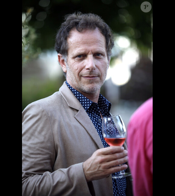 Charles Berling lors d'une dégustation des vins Rosés de Bordeaux au Cap Ferret le 15 juin 2012