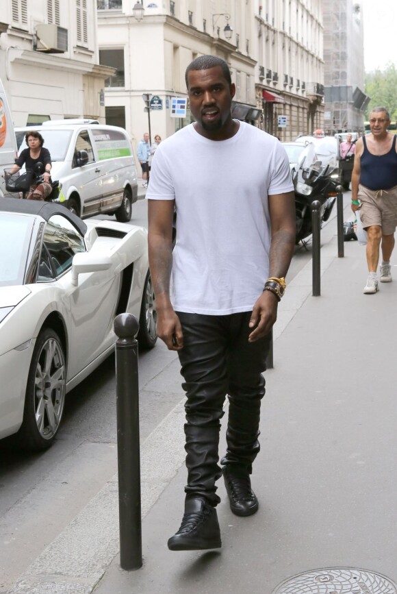 Kanye West va faire du shopping à Paris le 19 juin 2012