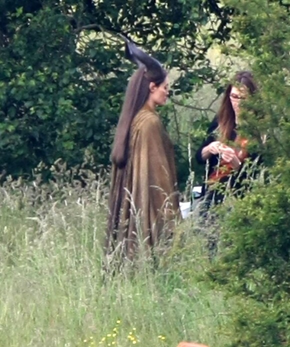 Le tournage sous haute surveillance du film Maleficent avec Angelina Jolie en sorcière à cornes, en Grande-Bretagne le 20 juin 2012