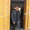 Kanye West sort d'une séance shopping le 21 juin 2012 à Paris