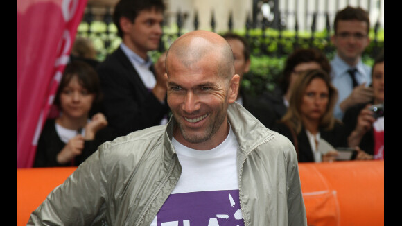 Zinedine Zidane : Le rêve de l'idole, être chauffeur-livreur !