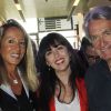 EXCLU : Nicole et Gilbert Coullier entourent leur artiste Nolwenn Leroy au Stade de France pour les concerts de Johnny Hallyday, juin 2012.