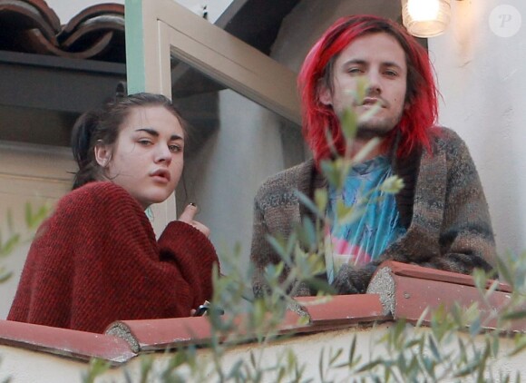 Frances Bean Cobain et son fiancé Isaiah Silva à Los Angeles en novembre 2011