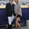 Estelle Lefébure a pris la pose avec la cavalière Laura de Gunzburg sur les quais du Port Hercule à Monaco, aux abords du 18e Jumping international de Monte-Carlo.