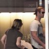 Chris Hemsworth, accompagné de la nounou, se promène dans les rues de Madrid avec son adorable petite India Rose le 2 juillet 2012