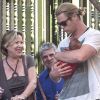 Chris Hemsworth, en compagnie de la nounou, s'occupe de son adorable petite India Rose le 2 juillet 2012