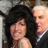 Amy Winehouse et son père Mitch à Londres, le 17 mars 2009.