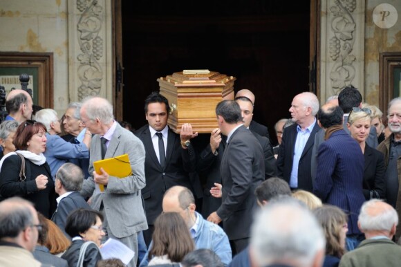 Les funérailles de Maurice Chevit se sont déroulées le 6 juillet 2012 en l'église Sainte-Anne à Charenton-Le-Pont