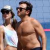 Alessandra Ambrosio et son fiancé Jamie Mazur sur la plage à Los Angeles le 7 juillet 2012