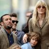 Laura Dern et Ben Harper avec leurs enfants Ellery et Jaya, à Los Angeles, le 16 décembre 2009.