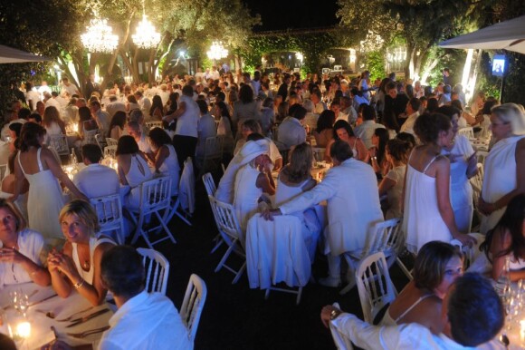 Soirée blanche organisée par le chef Christophe Leroy, aux Moulins de Ramatuelle, le dimanche 8 juillet 2012.