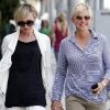 Ellen DeGeneres et Portia de Rossi, amoureuses comme au premier jour lors d'une balade à Los Angeles. Le 10 juillet 2012