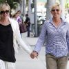 Ellen DeGeneres et Portia de Rossi, amoureuses comme au premier jour lors d'une balade à Los Angeles. Le 10 juillet 2012