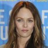 Vanessa Paradis, rayonnante lors de l'avant-première du film Je me suis fait tout petit à Paris le 10 juillet 2012