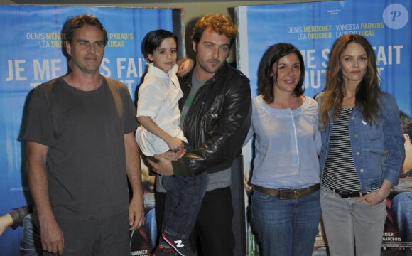 Laurent Lucas, Denis Ménochet, Cécilia Rouaud et Vanessa Paradis lors de l'avant-première du film Je me suis fait tout petit à Paris le 10 juillet 2012