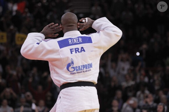 Teddy Riner le 5 février 2012 à Paris après avoir décroché son cinquième titre de champion du monde