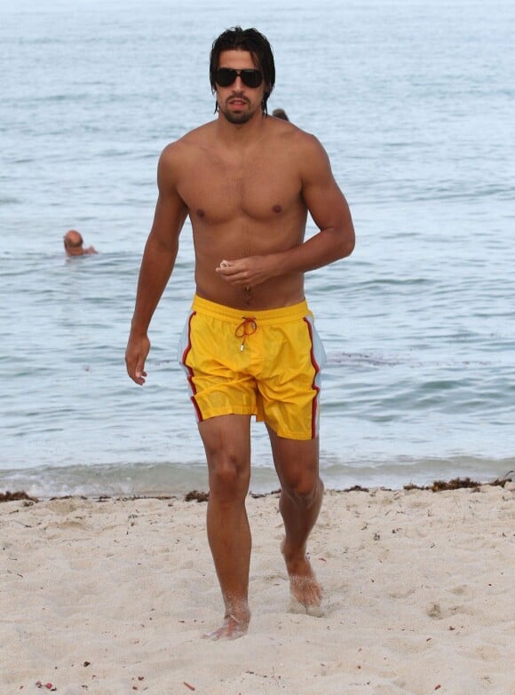 Sami Khedira tout en muscles le 12 juillet 2012 à Miami et en vacances
