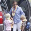 Julia Roberts a entraîné son mari Daniel Moder, ses jumeaux Phinnaeus et Hazel et le petit dernier Henri à Hawaï le 10 juillet 2012