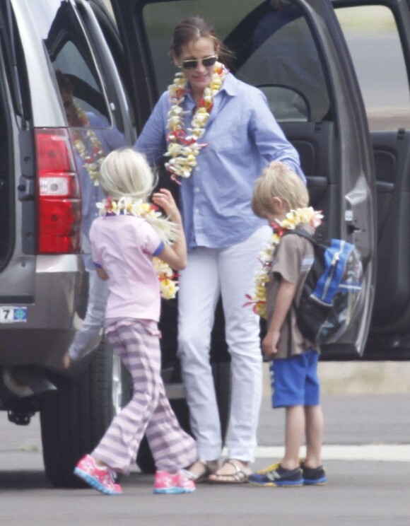 Julia Roberts a entraîné son mari Daniel Moder, ses jumeaux Phinnaeus et Hazel et le petit dernier Henri à Hawaï le 10 juillet 2012