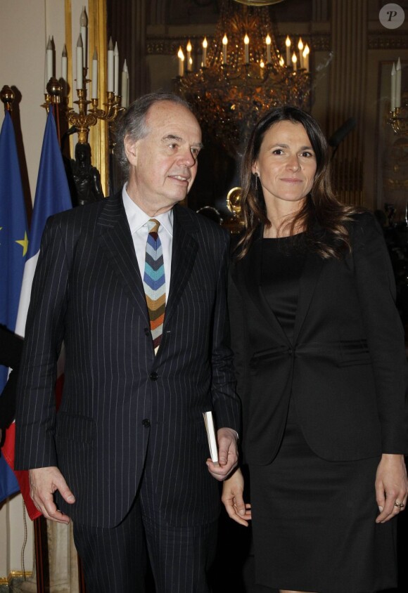 Passation de pouvoir entre Frédéric Mitterand et Aurélie Filippetti au ministère de la Culture et de la Communication, à Paris, le 17 mai 2012.