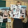 La sublime Heidi Klum dédicace son livre Projet Runway : the show that changed fashion à la librairie Barnes and Noble, le 13 juillet 2012 à New York