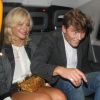 Pixie Lott et son boyfriend Oliver Cheshire le 17 juillet 2012 devant le Morton's Club, à Londres, où se déroulait un dîner organisé par Johnnie Walker Blue Label.