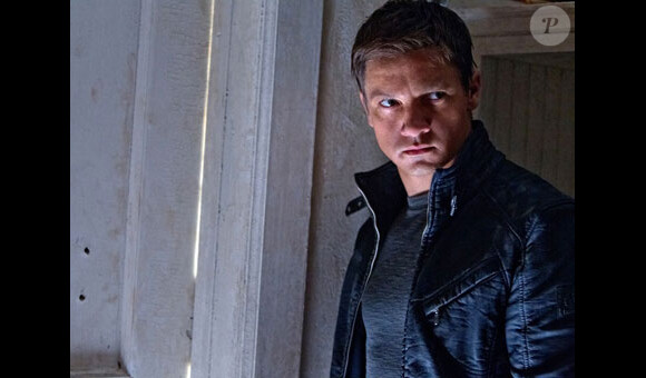 Jeremy Renner dans Jason Bourne : L'héritage en salles le 19 septembre.