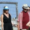 Steven Spielberg et son épouse Kate embarquent à bord d'un yacht, le jeudi 19 juillet 2012.