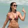 Cristy Rice le 20 juillet 2012 à South Beach à Miami ravie d'avoir essayé le paddleboard dans un bikini de sa création
